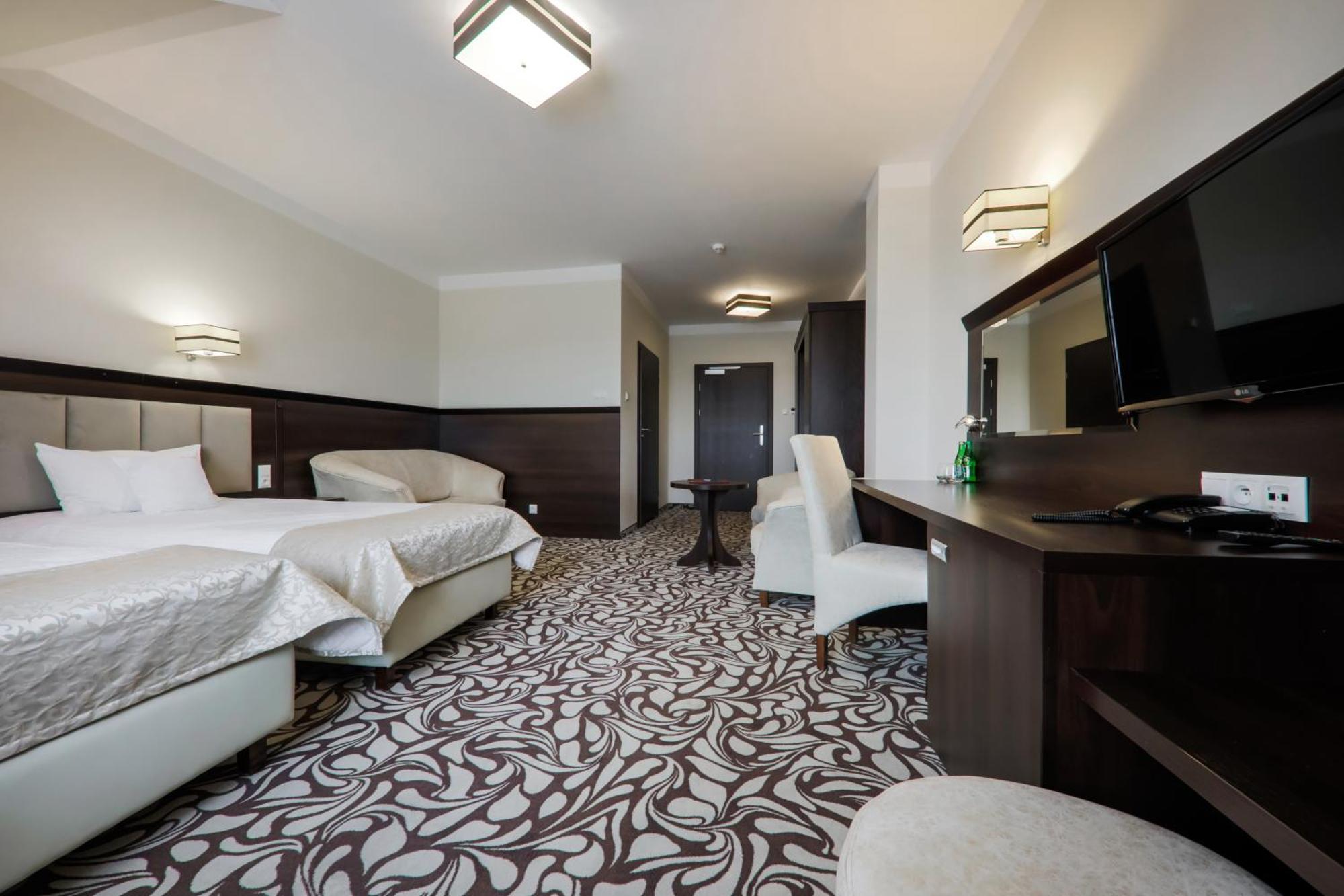 Palac W Konarach Hotel Konary
